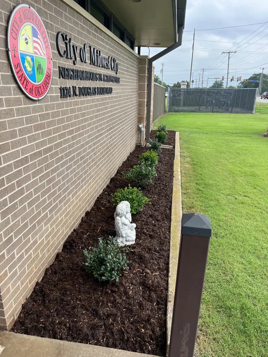 Landscape bed along a City of Midwest City facility