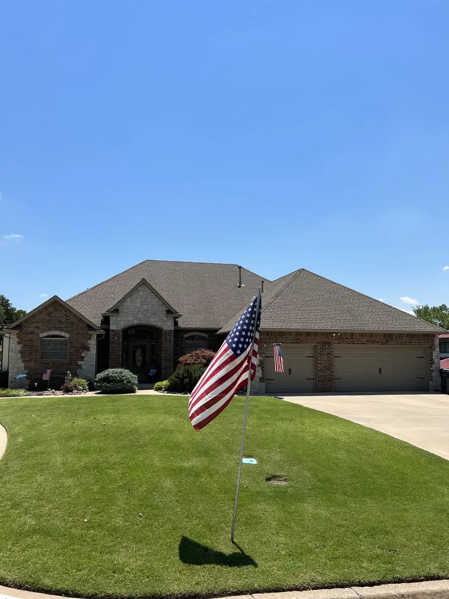 Finished Oklahoma lawn maintained by Greenline